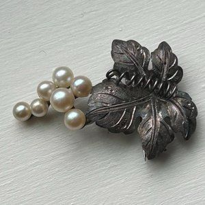 Vintage Sterling Grape Cluster Pin/Brooch with 7 Pearls
